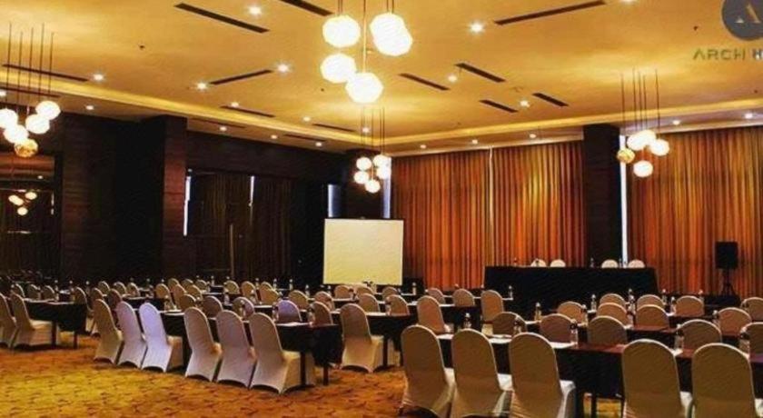 Arch Hotel Bogor Exterior foto